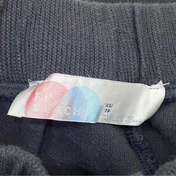 FREE PEOPLE BEACH Black Washed Drawstring Waist Pleated Wide Leg Cropped Pant XS - Picture 11 of 13